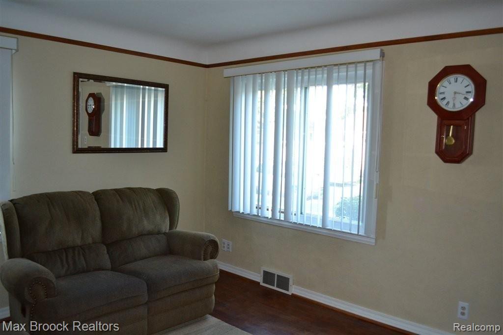 3049 Inman Street Ferndale, MI 48220 - Photo 6 of 17 Beautiful Wood Floors