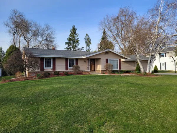 $459,000 | 13600 West Forest Knoll Drive, New Berlin, WI 53151