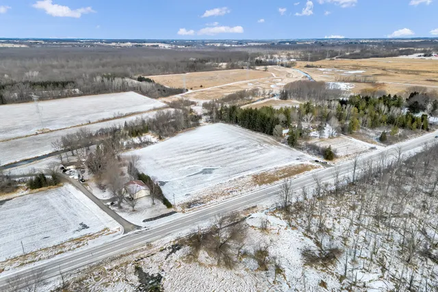 $357,000 | 60 Jackson Wi 53037, Jackson, WI 53037