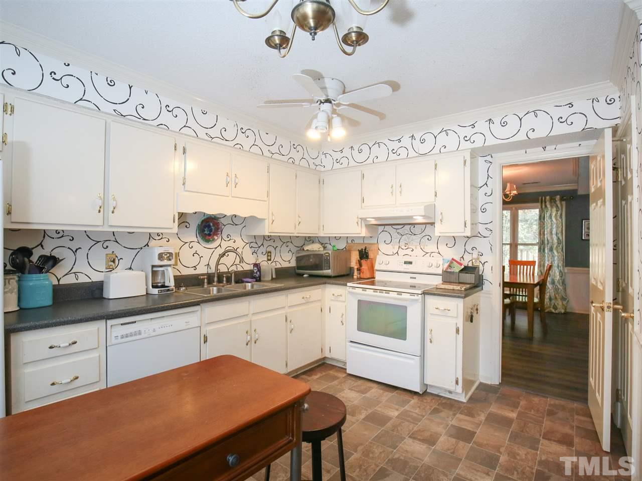 6418 Meadow View Drive Raleigh, NC 27609 - Photo 4 of 25