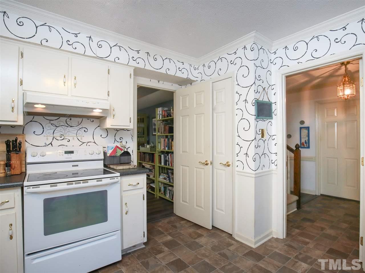 6418 Meadow View Drive Raleigh, NC 27609 - Photo 5 of 25
