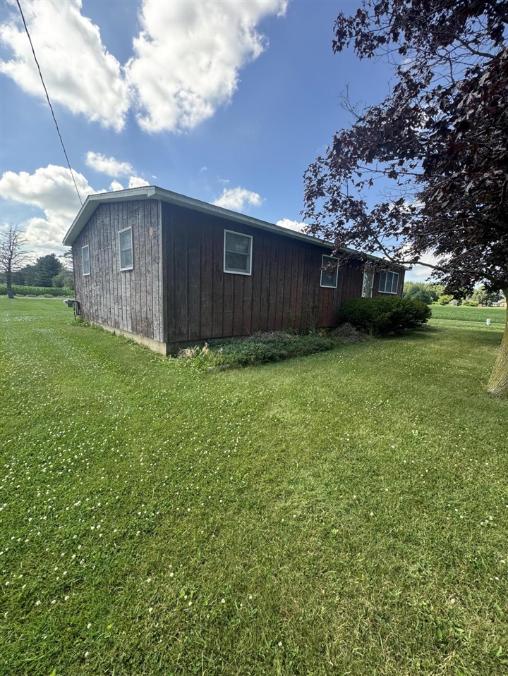 1247 North Steel Road Merrill, MI 48637 - Photo 2 of 40