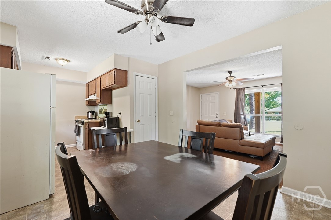 1014 Ash St Extension Springfield, GA 31329 - Photo 9 of 26 Dining room