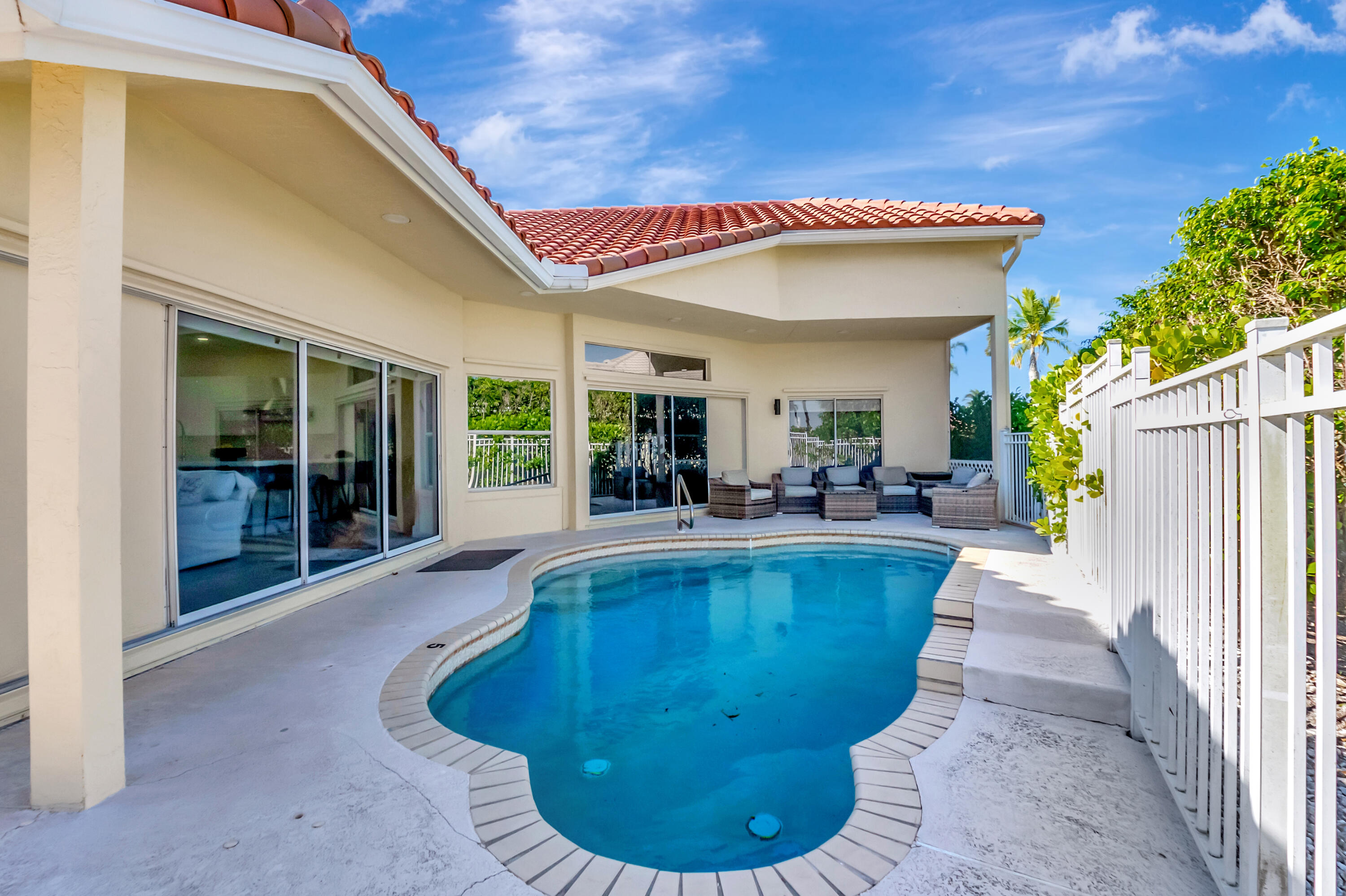 22330 Kettle Creek Way Boca Raton, FL 33428 - Photo 22 of 75 a view of a house with sitting area