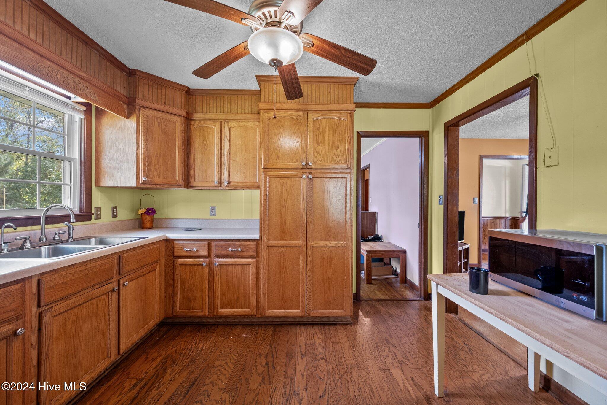 457 Davis Road Richlands, NC 28574 - Photo 13 of 44 13-web-or-mls-_Z724819