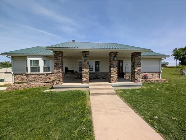 $699,000 | 470 Southwest 850th Road, Chilhowee, MO 64733