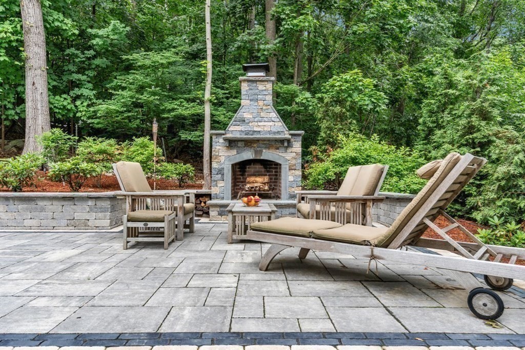 35 Haven Road Wellesley, MA 02481 - Photo 3 of 29 Gallery Image 3