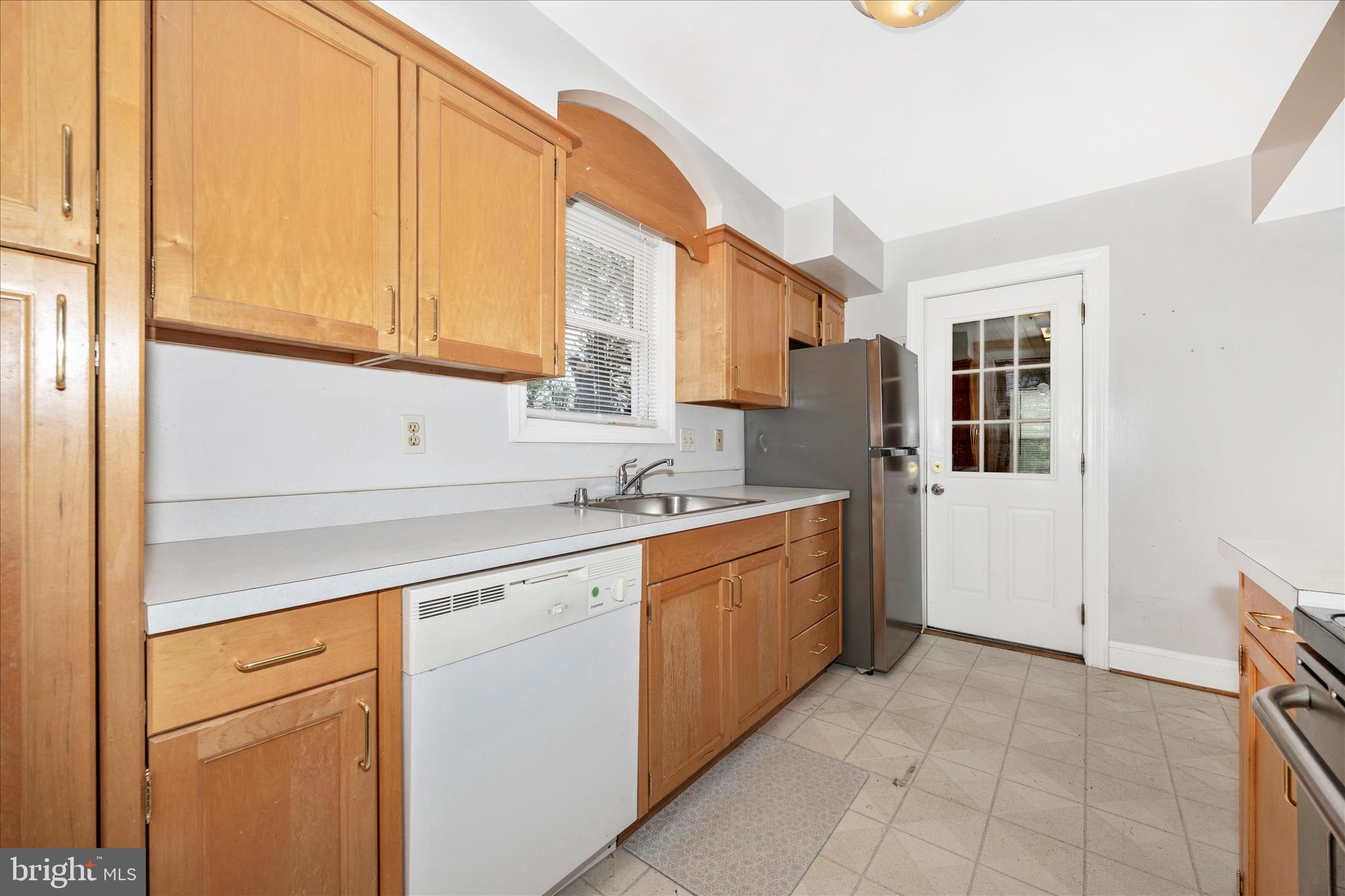 25628 Ridge Road Damascus, MD 20872 - Photo 14 of 42 OLIA5345