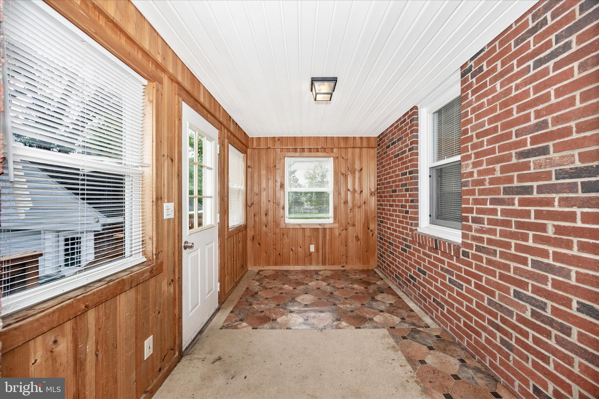 25628 Ridge Road Damascus, MD 20872 - Photo 16 of 42 OLIA5348