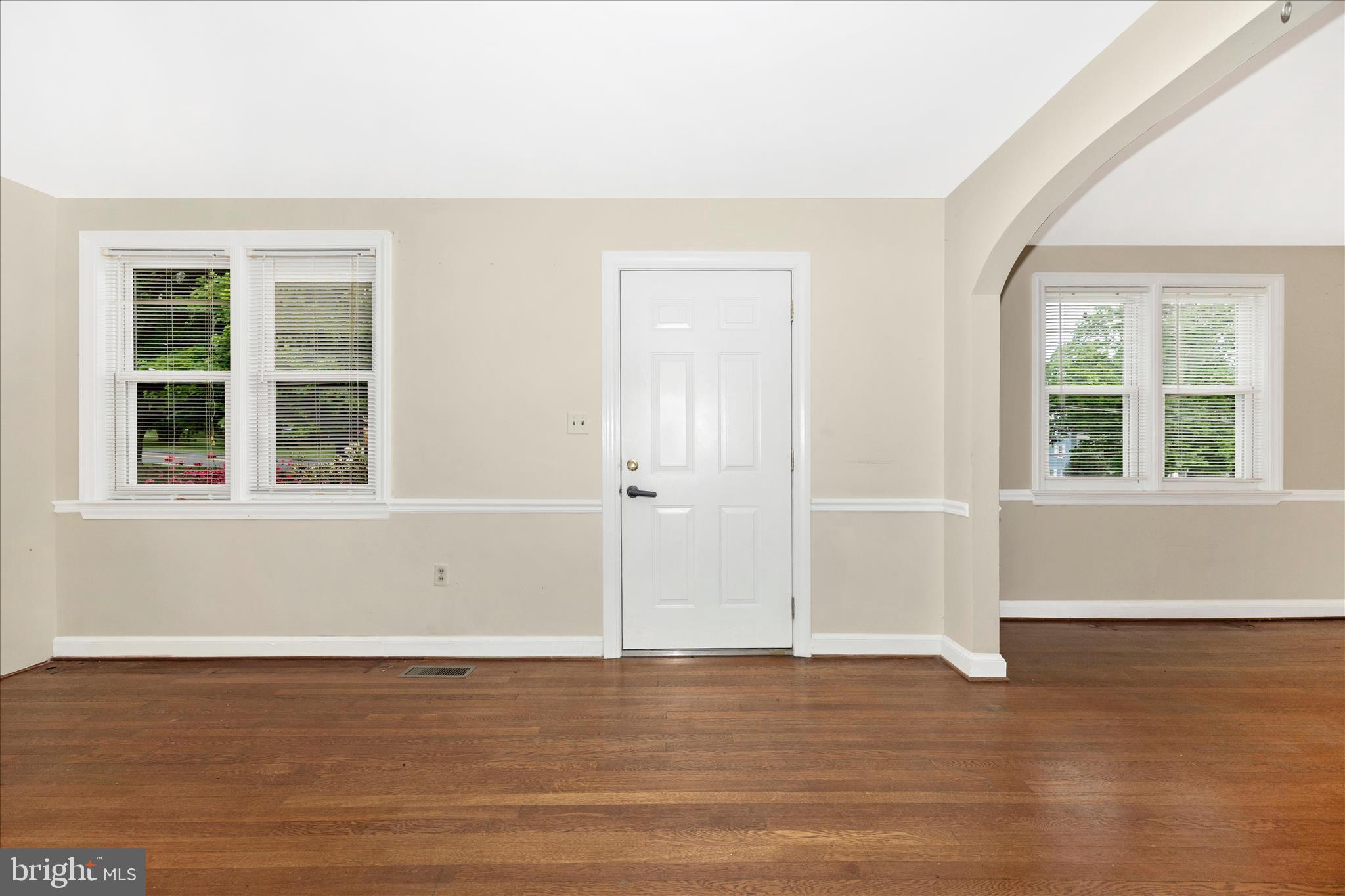 25628 Ridge Road Damascus, MD 20872 - Photo 2 of 42 OLIA5319