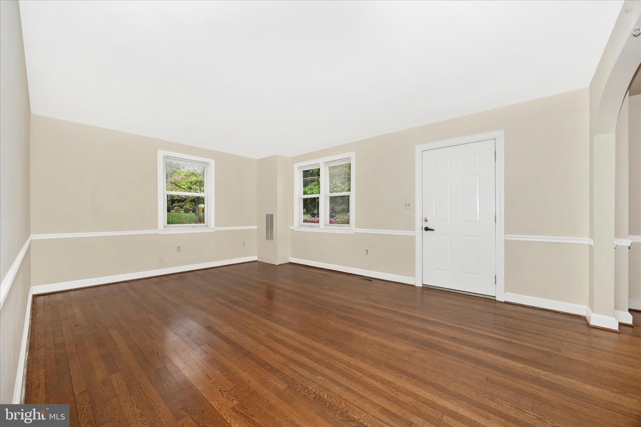 25628 Ridge Road Damascus, MD 20872 - Photo 5 of 42 OLIA5325