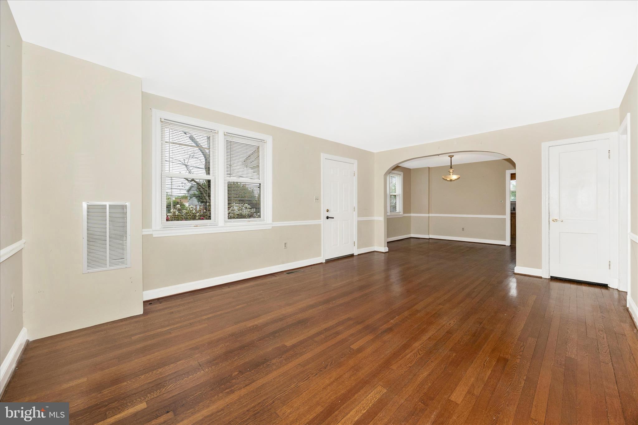 25628 Ridge Road Damascus, MD 20872 - Photo 6 of 42 OLIA5327