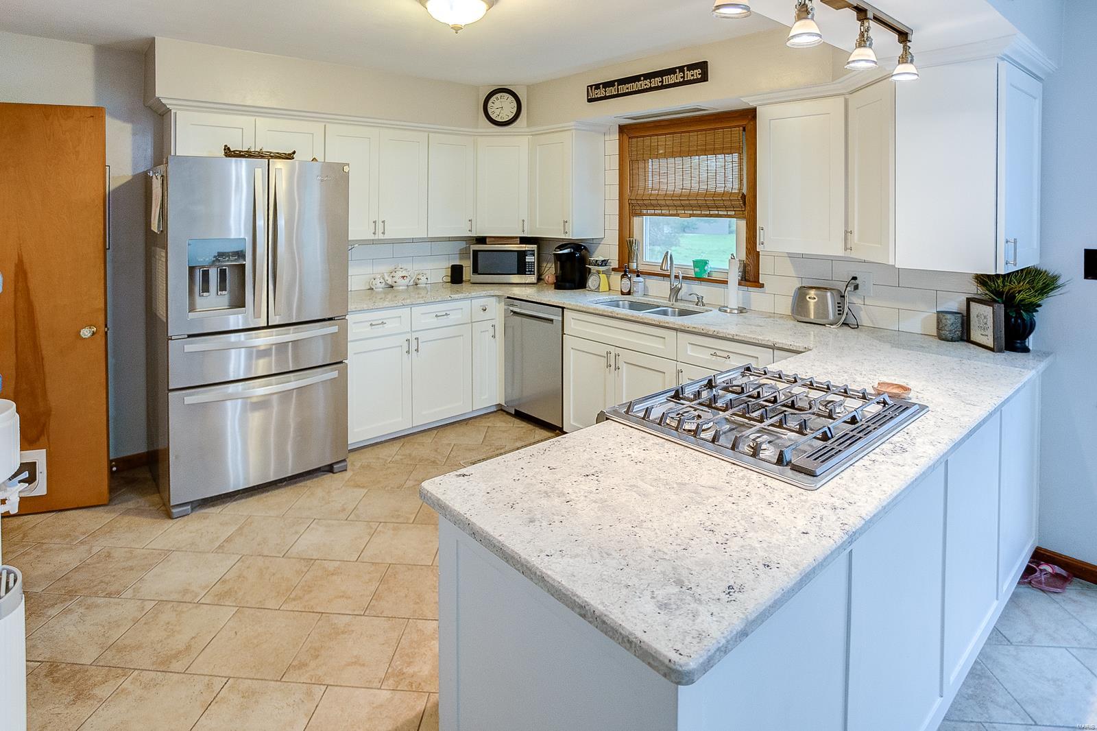 7354 Pin Oak Road Edwardsville, IL 62025 - Photo 8 of 59