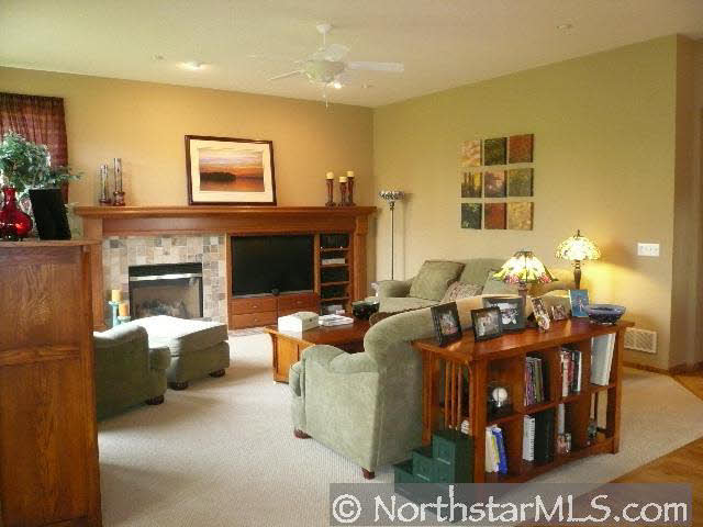 7639 Ridgeview Way Chanhassen, MN 55317 - Photo 3 of 10