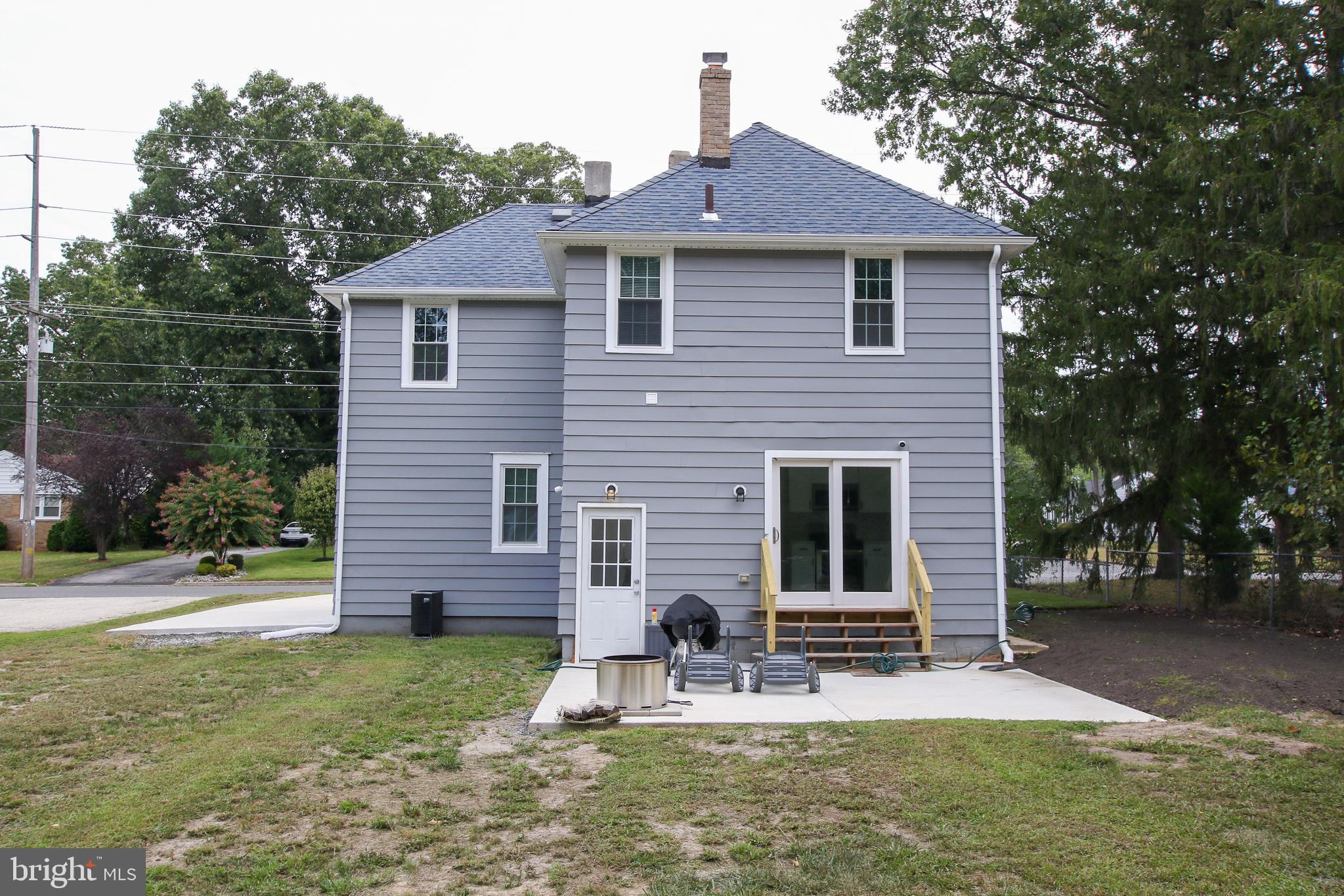 100 North 1st Road Hammonton, NJ 08037 - Photo 44 of 47 a front view of a house with a yard