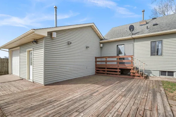 $379,900 | 6240 West Broadway Avenue, Brooklyn Park, MN 55428