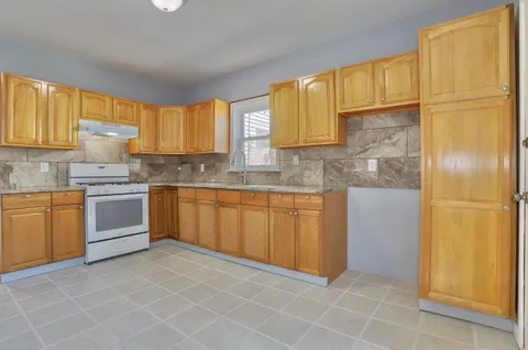 $2,400 | 42 Greenville Avenue, Unit 2, Jersey City, NJ 07305