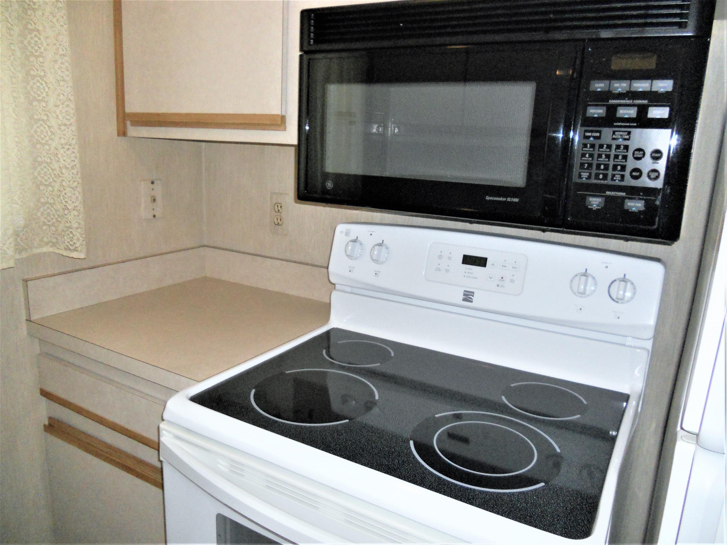 34500 Mulvey Road, Unit 8B Fraser, MI 48026 - Photo 13 of 27 50098954-12.JPG