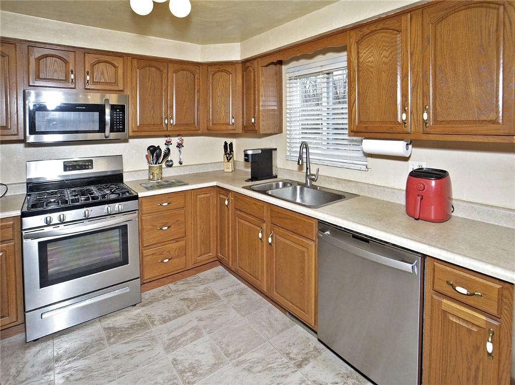 1823 O'Block Road Pittsburgh, PA 15239 - Photo 2 of 18 Gallery Image 2