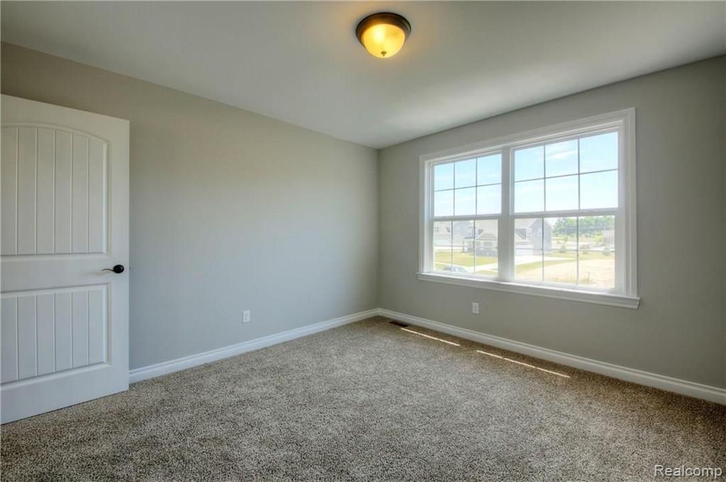 2402 Walnut View Drive Howell, MI 48855 - Photo 38 of 40 Gallery Image 38