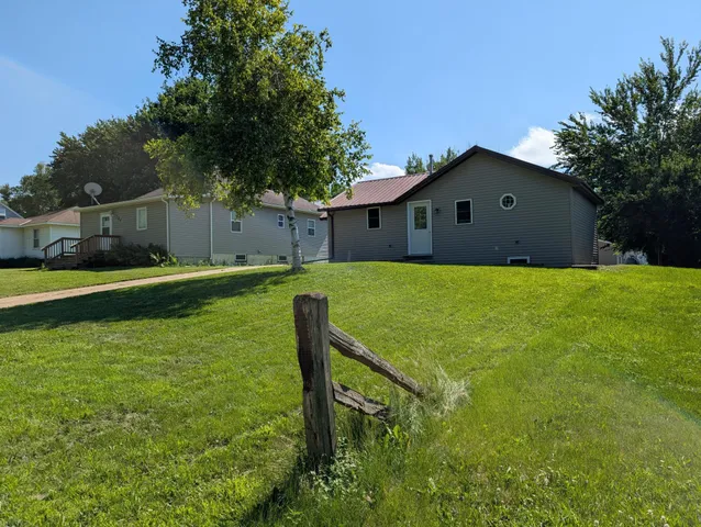 $105,000 | 202 Hill Street, Russell, MN 56169