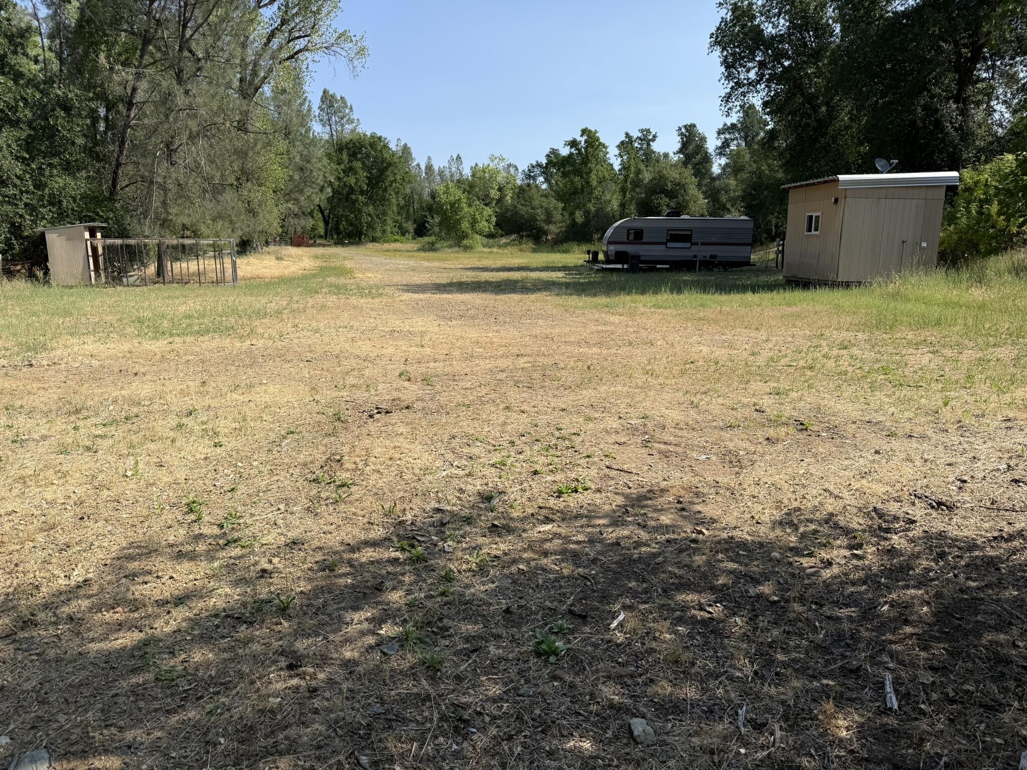 7780 Raven Road Redding, CA 96001 - Photo 2 of 6 a view of outdoor space and yard