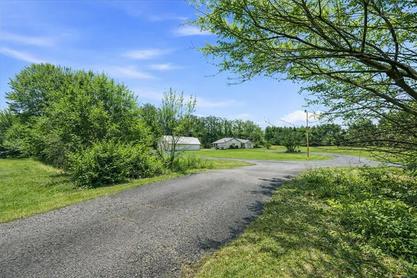$750,000 | 467 North 211 East, Valparaiso, IN 46383