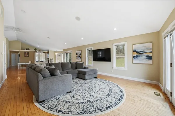 $750,000 | 467 North 211 East, Valparaiso, IN 46383