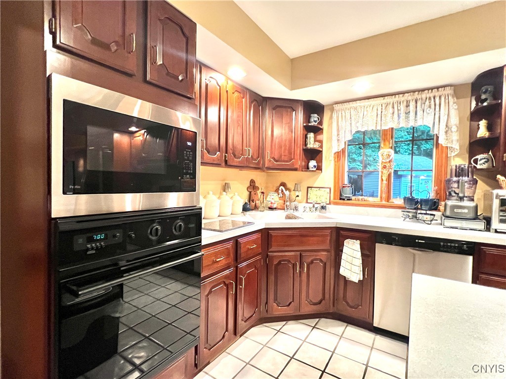 9680 Toby Road Marcy, NY 13403 - Photo 15 of 44 Cherry Cabinets