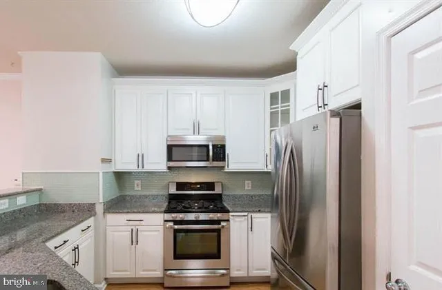 $2,400 | 5106 D Travis Edward Way, Unit 5106D, Centreville, VA 20120