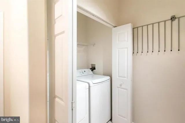 $2,400 | 5106 D Travis Edward Way, Unit 5106D, Centreville, VA 20120