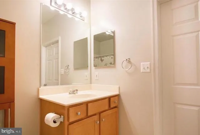 $2,400 | 5106 D Travis Edward Way, Unit 5106D, Centreville, VA 20120