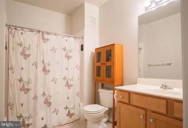 $2,400 | 5106 D Travis Edward Way, Unit 5106D, Centreville, VA 20120