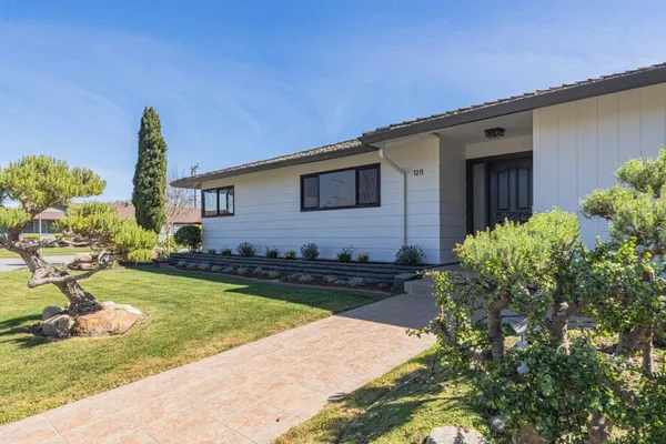 $910,000 | 1211 VÃa Paraiso, Salinas, CA 93901