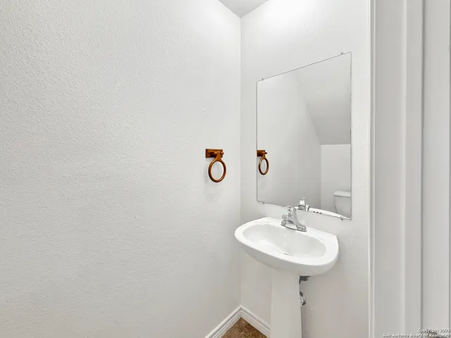 $139,900 | 107 Autumn Pass, Unit 107, San Antonio, TX 78245