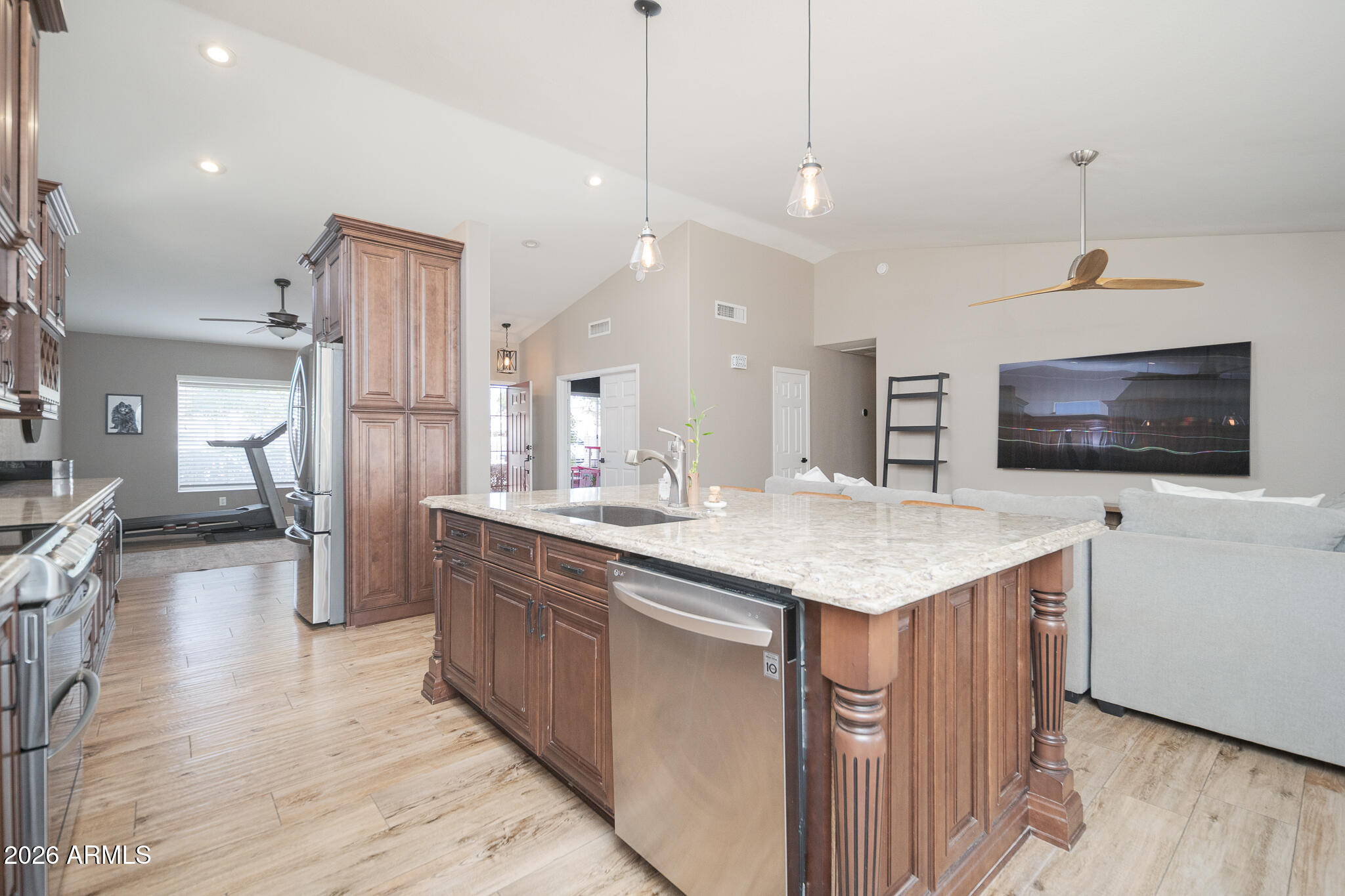 932 North Marble Street Gilbert, AZ 85234 - Photo 7 of 36 Kitchen