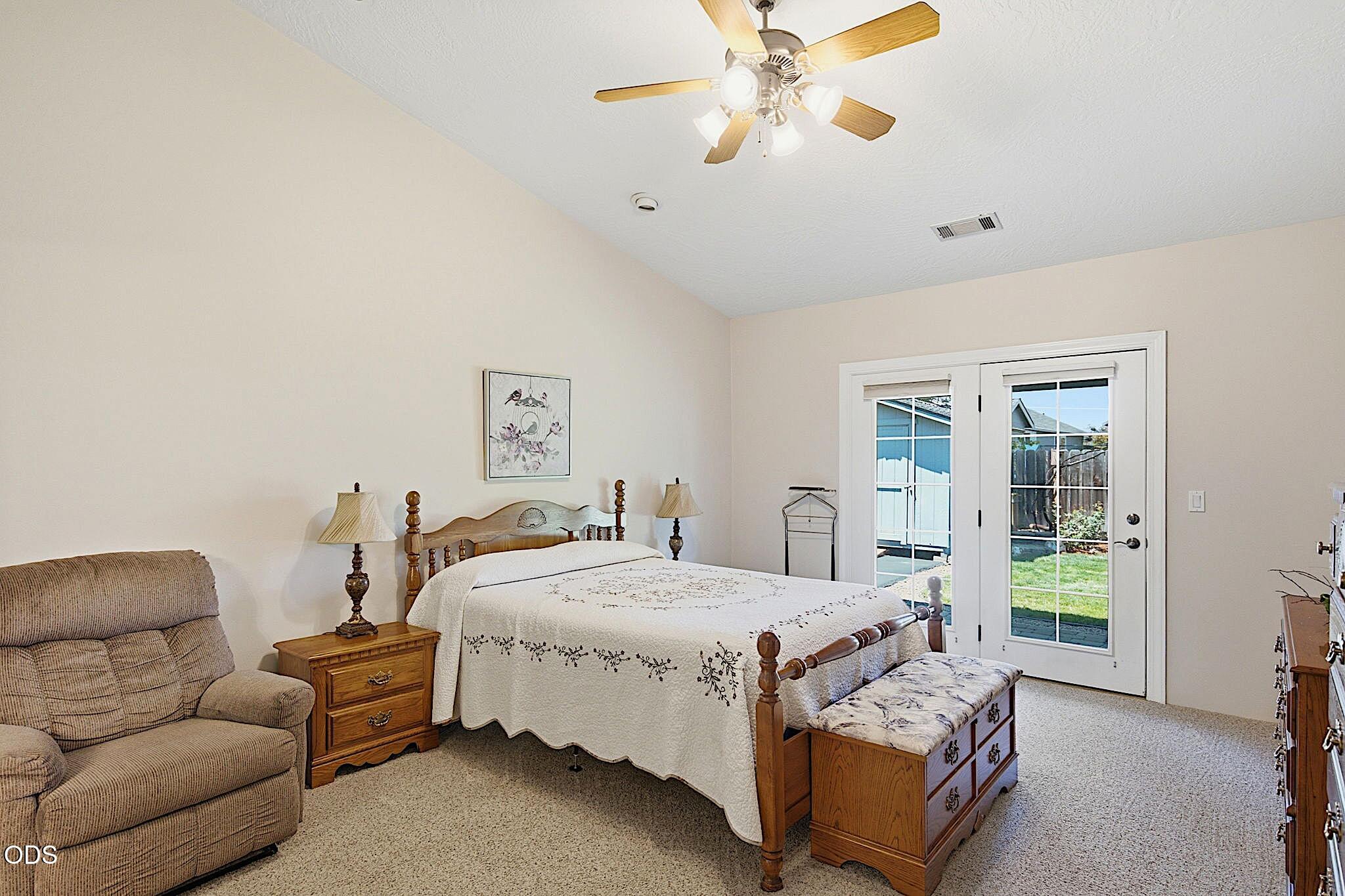 2714 Trinity Way Grants Pass, OR 97527 - Photo 20 of 37