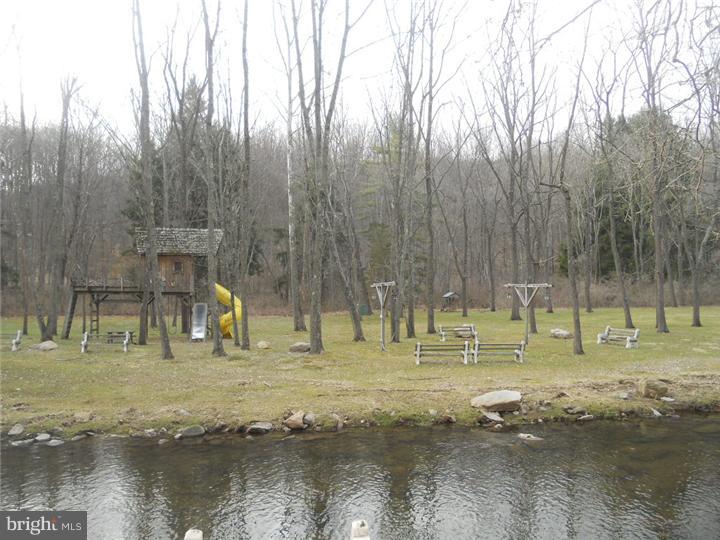 73 Forgedale Road Fleetwood, PA 19522 - Photo 4 of 21 Back Yard