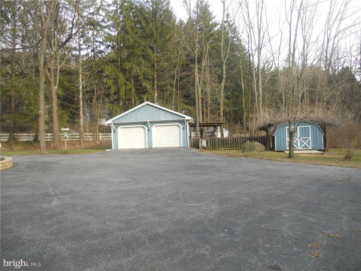 73 Forgedale Road Fleetwood, PA 19522 - Photo 8 of 21 Garage