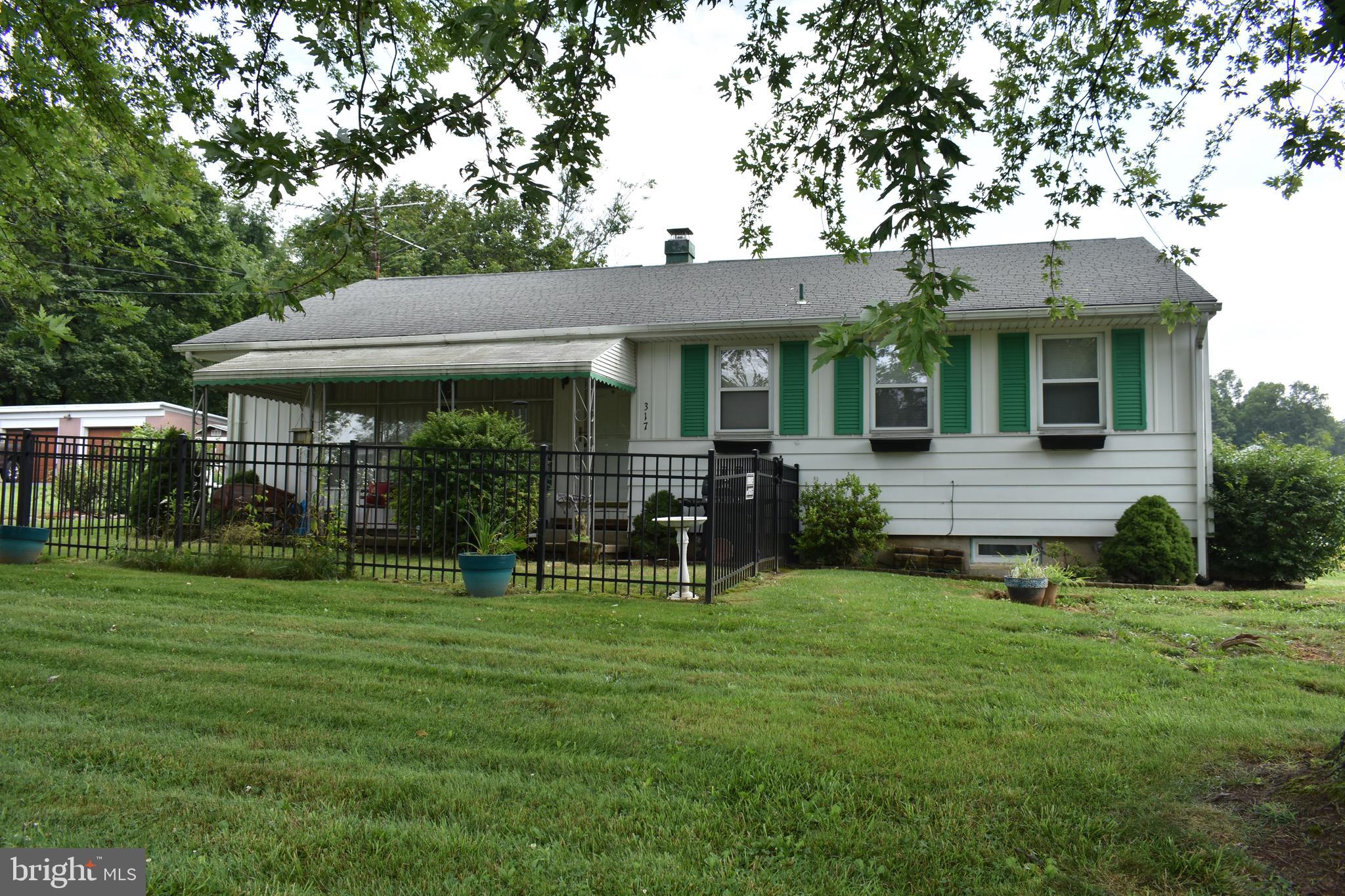 317 Walnuttown Road Fleetwood, PA 19522 - Photo 6 of 32 Gallery Image 6