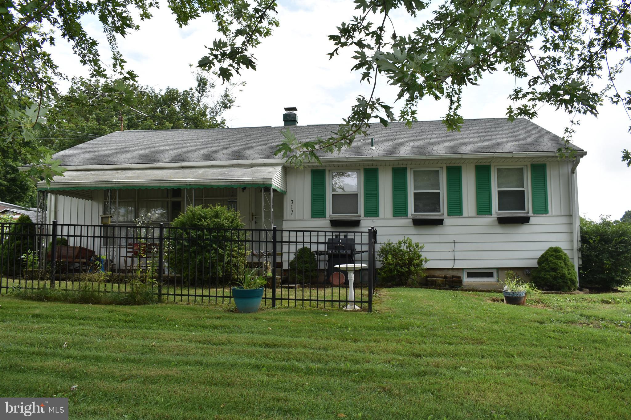 317 Walnuttown Road Fleetwood, PA 19522 - Photo 8 of 32 Gallery Image 8