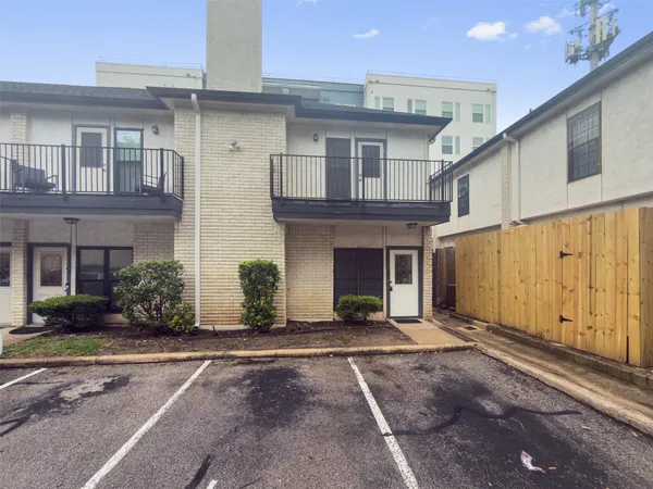$2,750 | 1307 Kinney Avenue, Unit 148, Austin, TX 78704