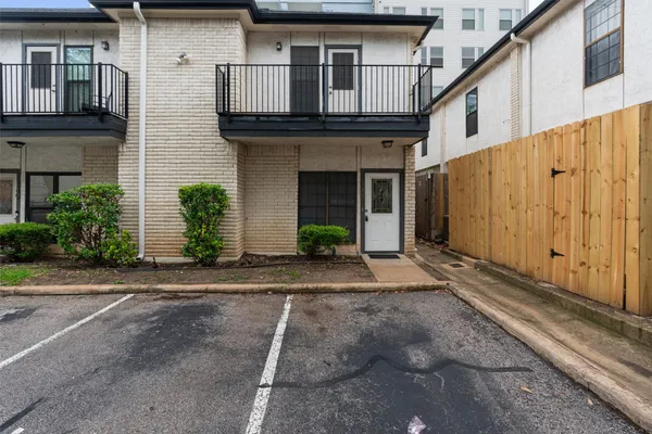 $2,750 | 1307 Kinney Avenue, Unit 148, Austin, TX 78704