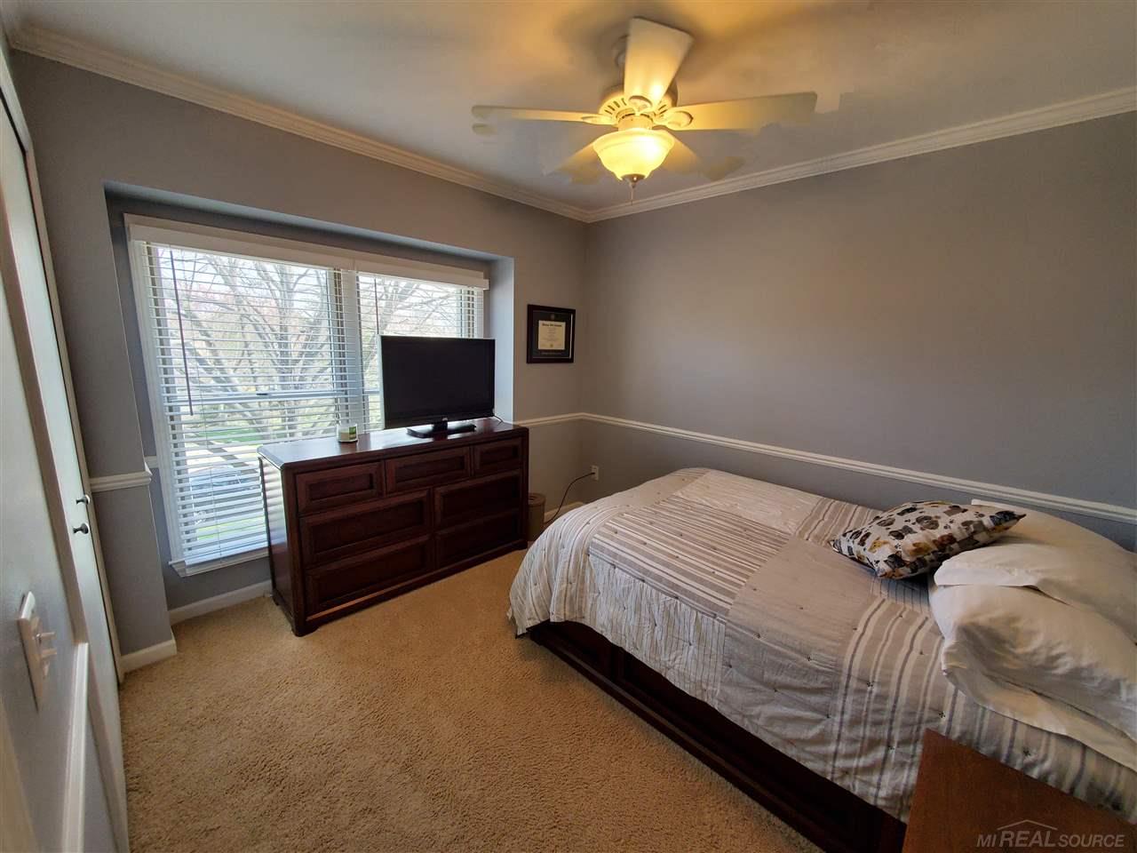 1499 Colony Drive Rochester, MI 48307 - Photo 27 of 38 50071978-27.JPG