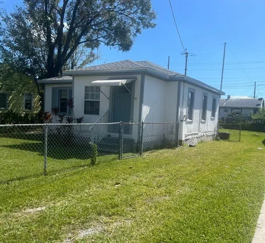 $1,900 | 2013 Ocean View Place, Tampa, FL 33605