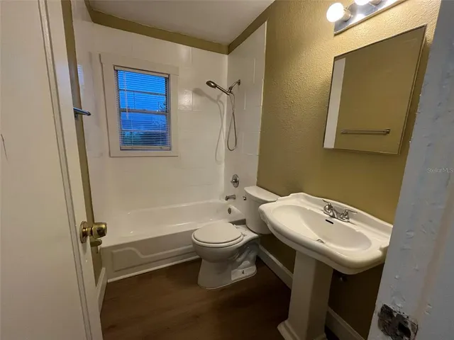 $1,900 | 2013 Ocean View Place, Tampa, FL 33605