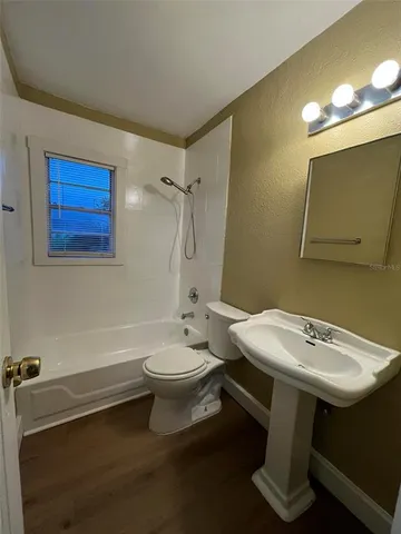 $1,900 | 2013 Ocean View Place, Tampa, FL 33605