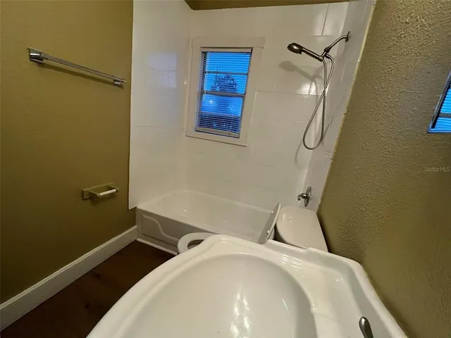 $1,900 | 2013 Ocean View Place, Tampa, FL 33605