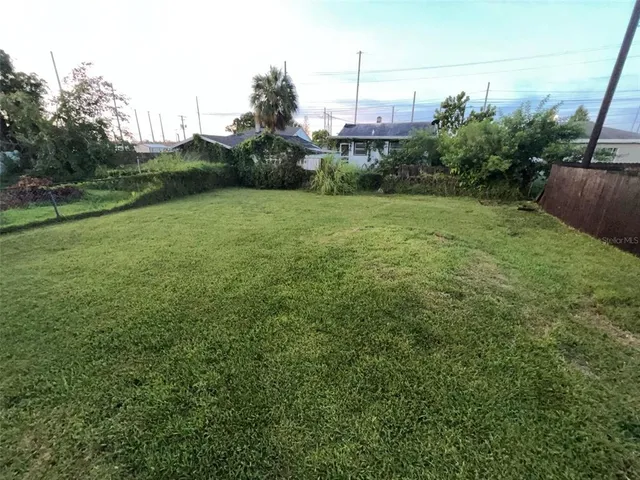 $1,600 | 2013 Ocean View Place, Tampa, FL 33605