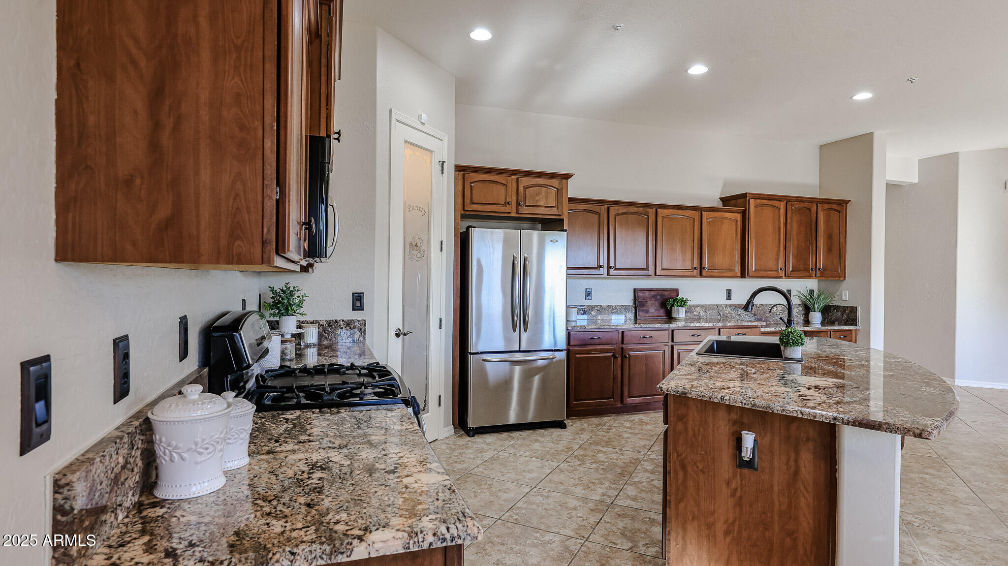 18391 Verdin Road Goodyear, AZ 85338 - Photo 20 of 94 Granite Countertops